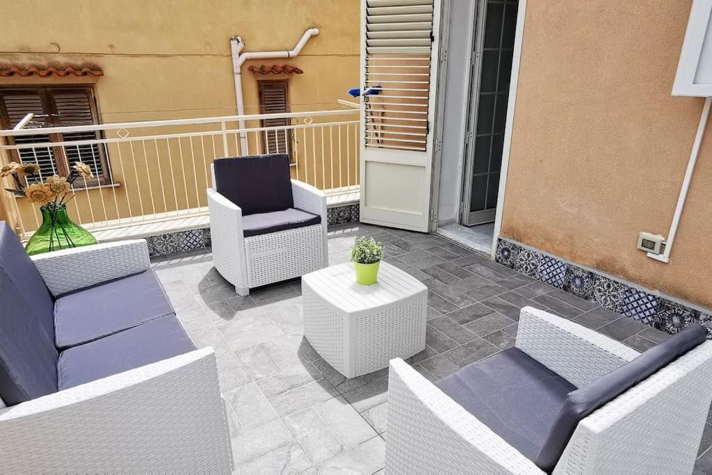 Casa Valentina A 100 M Dal Mare Santa Flavia Exterior foto