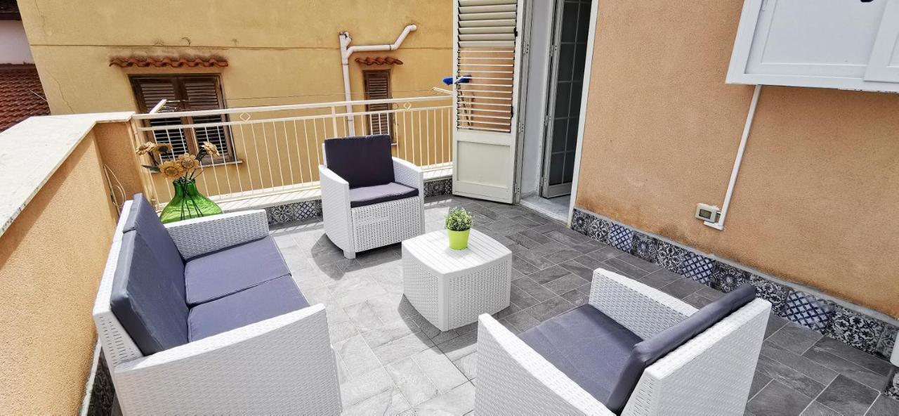 Casa Valentina A 100 M Dal Mare Santa Flavia Exterior foto